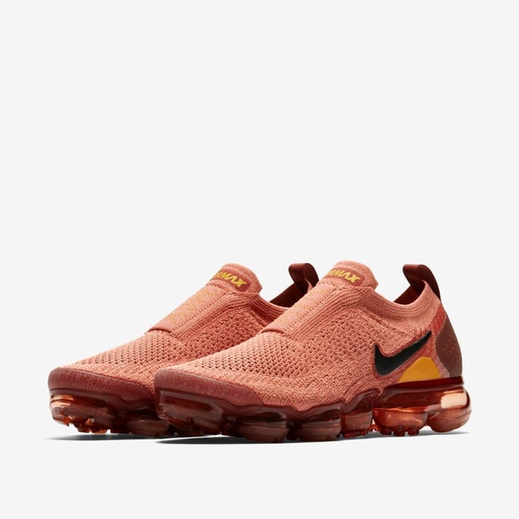 Nike Shoes - Nike vapormax moc 2